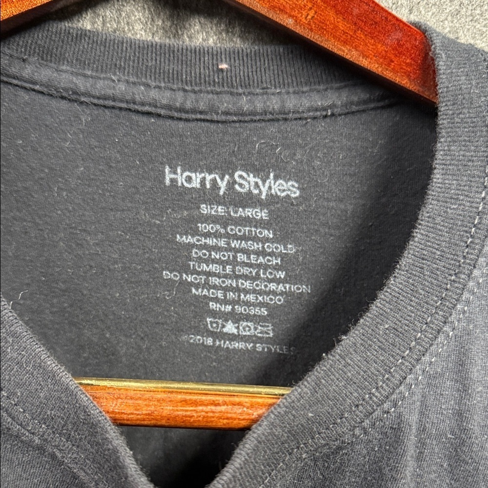 Harry Styles Tour 2018 Black Graphic Tee - Picture 2 of 6